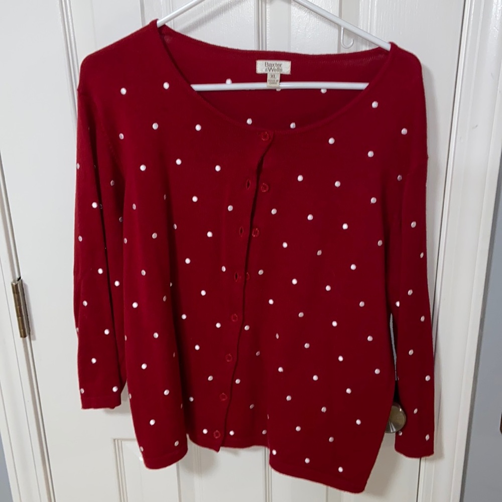 Red sweater with white polka dots (XL)